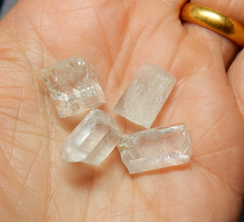 Aquamarine - 31 carats - Hand Select Faceting Gem Rough Crystals - prettyrock.com