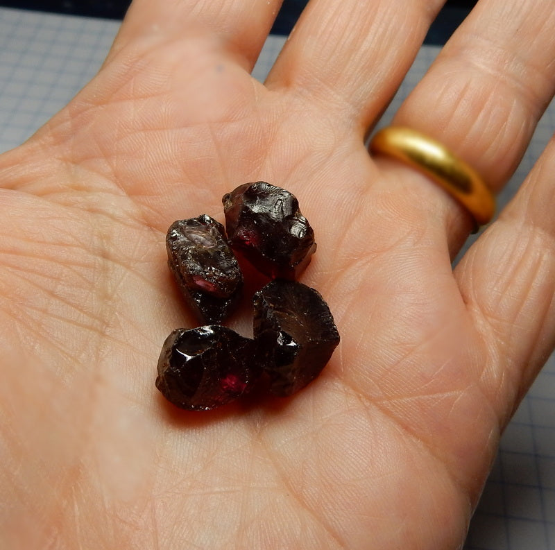 Rhodolite Garnet - 38.98 ct - Hand Select Facet Gem Rough Crystals - prettyrock.com