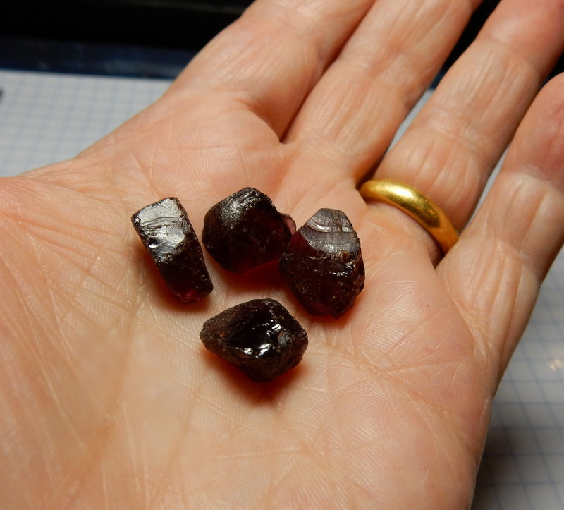 Rhodolite Garnet - 36.35 ct - Hand Select Facet Gem Rough Crystals - prettyrock.com