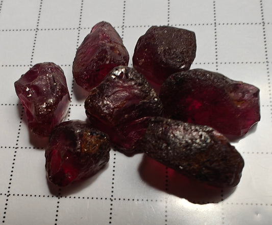 31.24ct Rhodolite Garnet - Hand Select Gem Rough - prettyrock.com