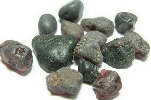 Almandine Garnet - 92.65ct - Hand Select Gem Rough - prettyrock.com