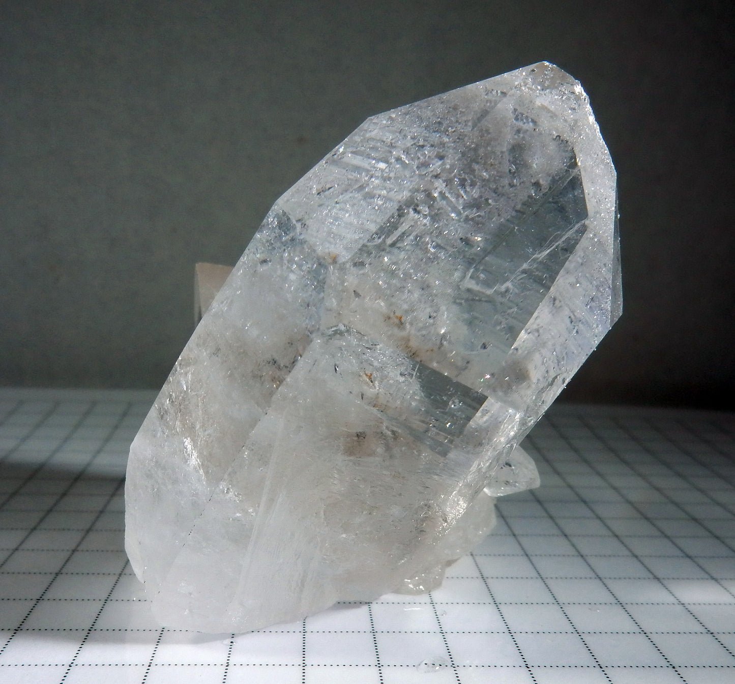 Clear Crystal Quartz Cluster - Mineral Specimen - 465 ct - prettyrock.com