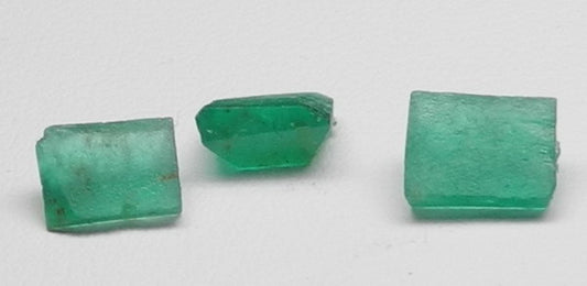 2.32ct Emerald - Hand Select Gem Rough - prettyrock.com