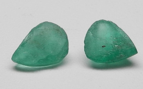 2.4ct Emerald - Hand Select Gem Rough - prettyrock.com
