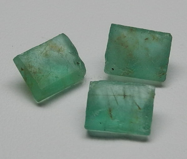 4.45ct Emerald  - Hand Select Gem Rough - prettyrock.com