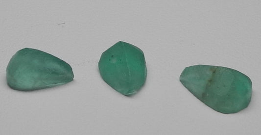 3.85ct Emerald - Hand Select Gem Rough - prettyrock.com