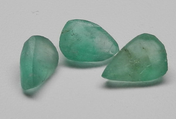 3.85ct Emerald - Hand Select Gem Rough - prettyrock.com