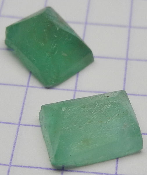 4.55ct Emerald  - Hand Select Gem Rough - prettyrock.com