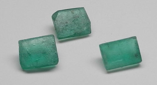 2.28ct Emerald - Hand Select Gem Rough - prettyrock.com