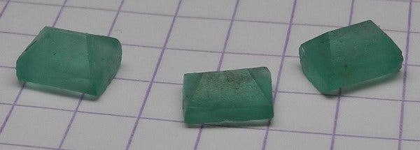 4.05ct Emerald  - Hand Select Gem Rough - prettyrock.com