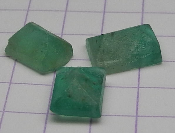 4.47ct Emerald  - Hand Select Gem Rough - prettyrock.com