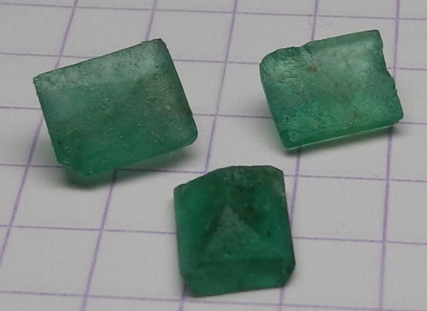 4.08ct Emerald  - Hand Select Gem Rough - prettyrock.com