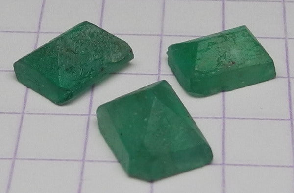 4.08ct Emerald  - Hand Select Gem Rough - prettyrock.com