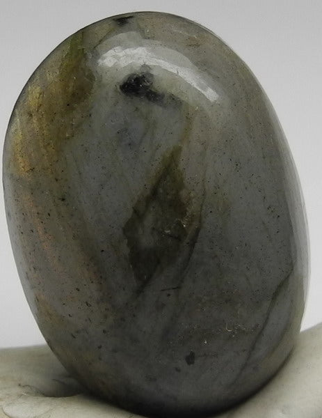 Labradorite - 18.8ct - Hand Select Gem Rough - prettyrock.com