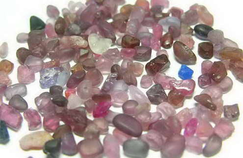 Melee Spinel - 68.75ct - Hand Select Gem Rough - prettyrock.com