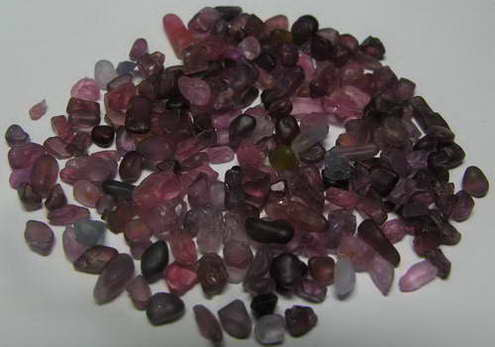 Melee Spinel - 102.05ct - Hand Select Gem Rough - prettyrock.com