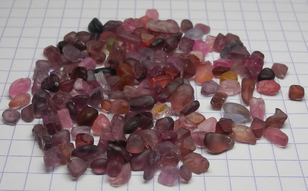 Melee Spinel - 86ct - Hand Select Gem Rough - prettyrock.com