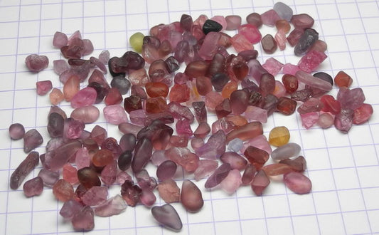 Melee Spinel - 86ct - Hand Select Gem Rough - prettyrock.com