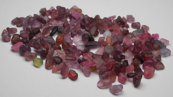 Melee Spinel - 86ct - Hand Select Gem Rough - prettyrock.com