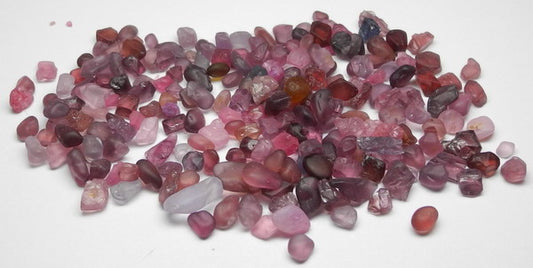 Melee Spinel - 86ct - Hand Select Gem Rough - prettyrock.com