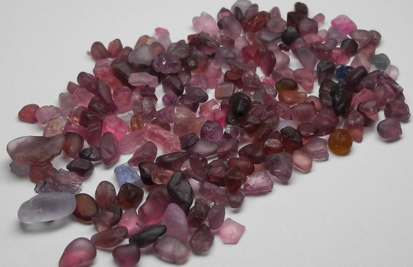 Melee Spinel - 86ct - Hand Select Gem Rough - prettyrock.com