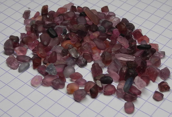 Melee Spinel - 83ct - Hand Select Gem Rough - prettyrock.com