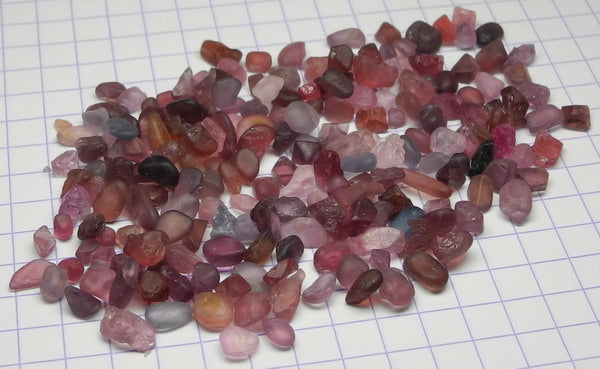 Melee Spinel - 83ct - Hand Select Gem Rough - prettyrock.com