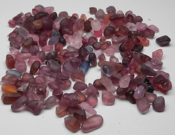 Melee Spinel - 83ct - Hand Select Gem Rough - prettyrock.com