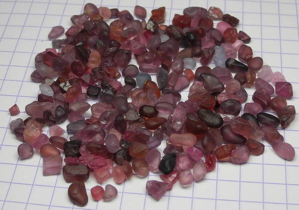 Melee Spinel - 107.5ct - Hand Select Gem Rough - prettyrock.com