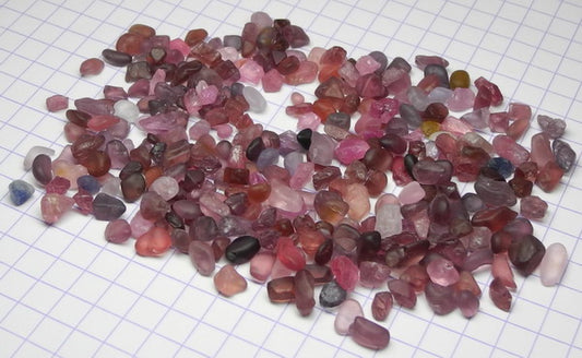 Melee Spinel - 136ct - Hand Select Gem Rough - prettyrock.com