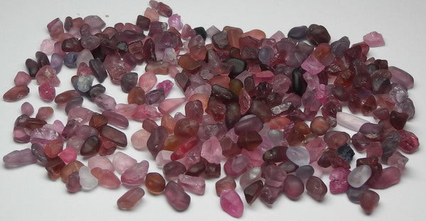 Melee Spinel - 136ct - Hand Select Gem Rough - prettyrock.com