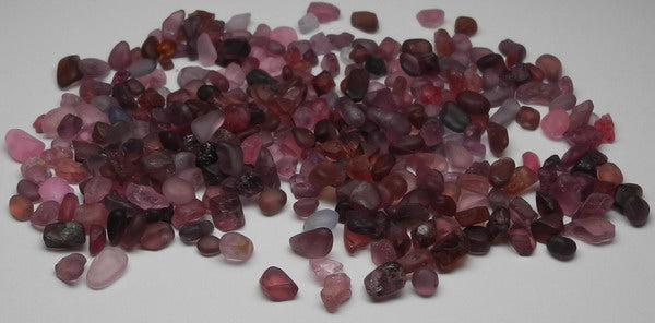 Melee Spinel - 125ct - Hand Select Gem Rough - prettyrock.com