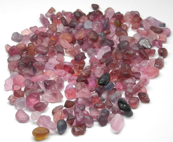 Melee Spinel - 124ct - Hand Select Gem Rough - prettyrock.com