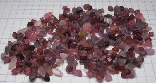 Melee Spinel - 151ct - Hand Select Gem Rough - prettyrock.com