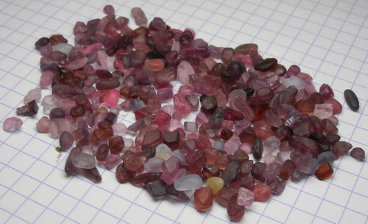 Melee Spinel - 127ct - Hand Select Gem Rough - prettyrock.com