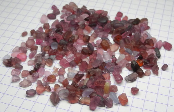 Melee Spinel - 127ct - Hand Select Gem Rough - prettyrock.com