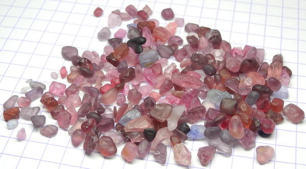 Melee Spinel - 89ct - Hand Select Gem Rough - prettyrock.com