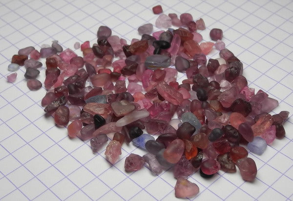 Melee Spinel - 89ct - Hand Select Gem Rough - prettyrock.com