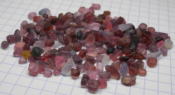 Melee Spinel - 83.5ct - Hand Select Gem Rough - prettyrock.com