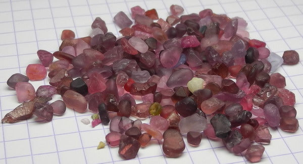Melee Spinel - 84.5ct - Hand Select Gem Rough - prettyrock.com