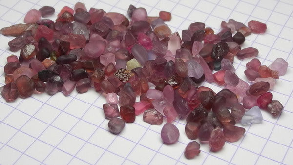 Melee Spinel - 84.5ct - Hand Select Gem Rough - prettyrock.com