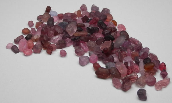 Melee Spinel - 66ct - Hand Select Gem Rough - prettyrock.com