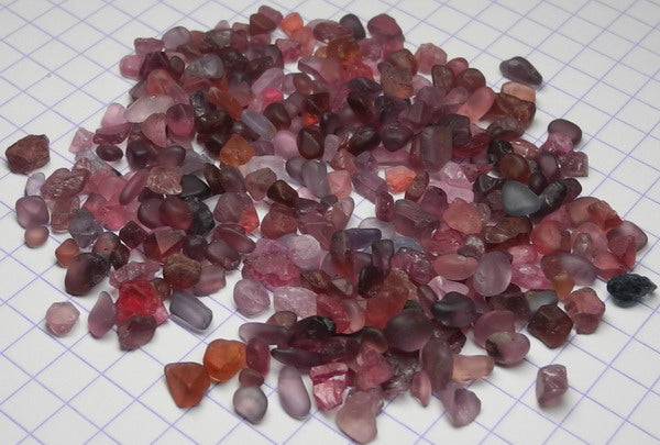 Melee Spinel - 112.5ct - Hand Select Gem Rough - prettyrock.com