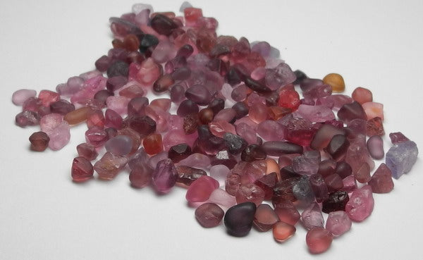 Melee Spinel - 82.5ct - Hand Select Gem Rough - prettyrock.com