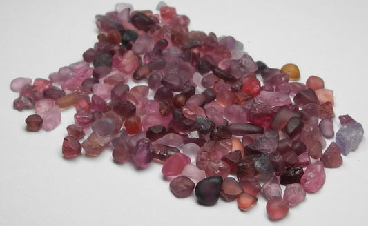 Melee Spinel - 82.5ct - Hand Select Gem Rough - prettyrock.com