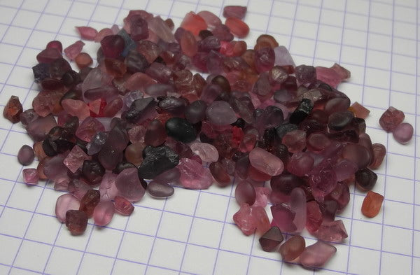 Melee Spinel - 102.5ct - Hand Select Gem Rough - prettyrock.com