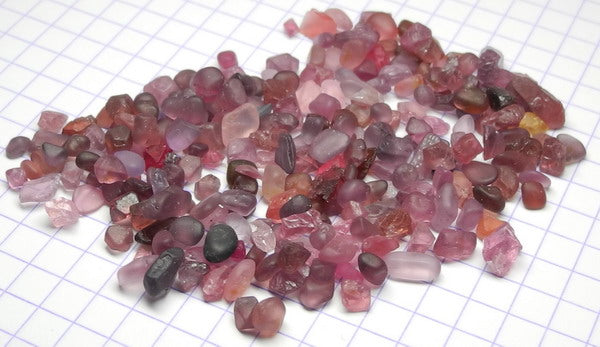 Melee Spinel - 102.5ct - Hand Select Gem Rough - prettyrock.com