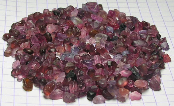 Melee Spinel - 122.5ct - Hand Select Gem Rough - prettyrock.com