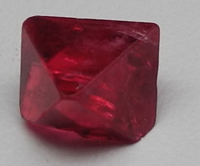 Noble Red Spinel - 1.57ct - Hand Select Gem Rough - prettyrock.com