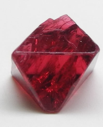 Noble Red Spinel - 1.75ct - Hand Select Gem Rough - prettyrock.com